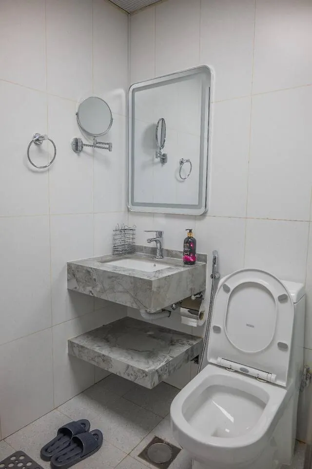 Stylish 1 Bedroom Apt At Marina With Stunning View Dubai Apartment
