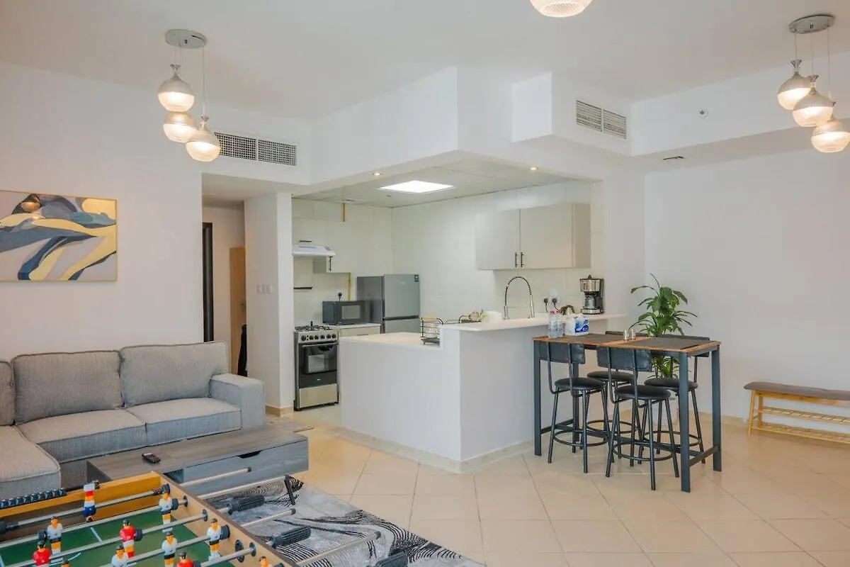 Stylish 1 Bedroom Apt At Marina With Stunning View Dubai Apartment