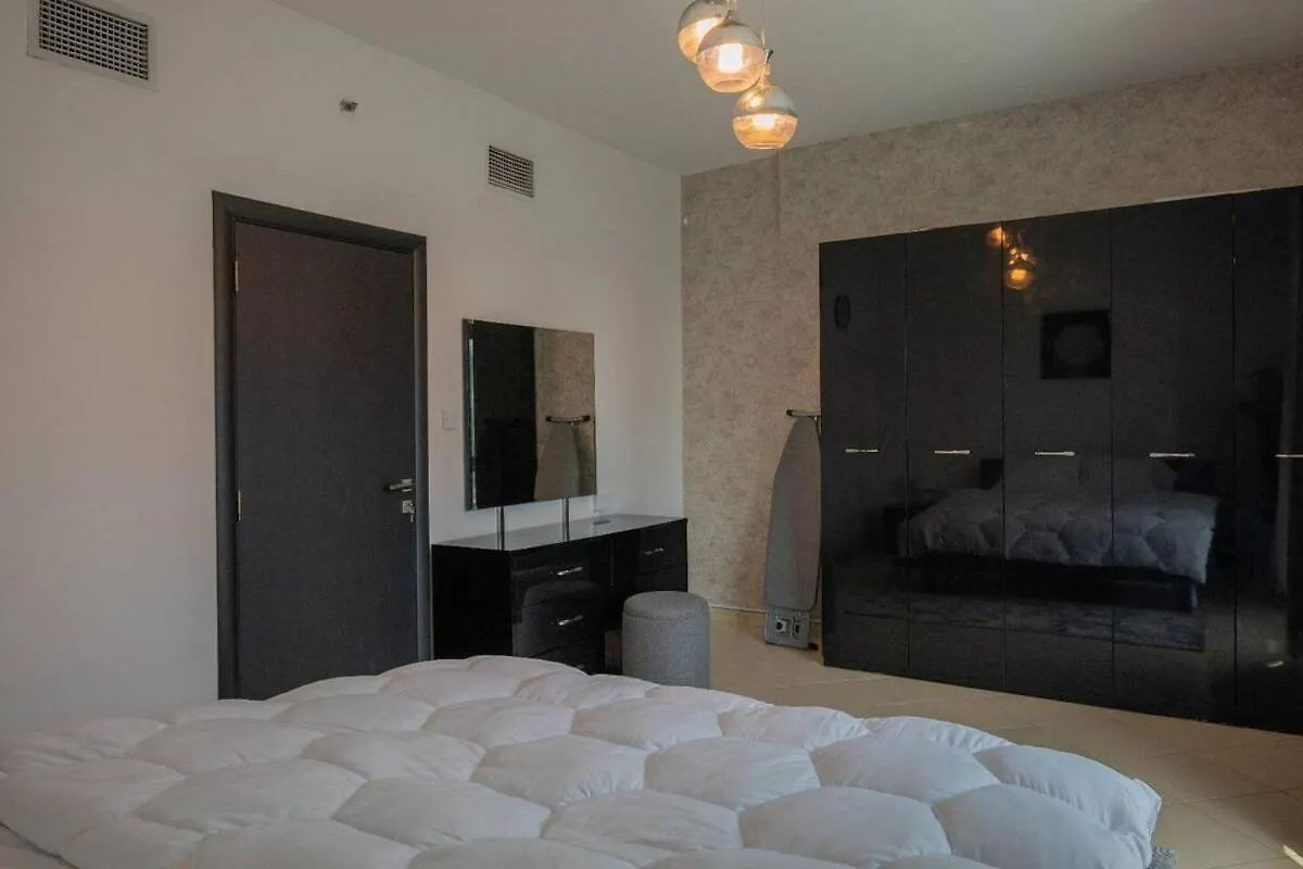 Stylish 1 Bedroom Apt At Marina With Stunning View Dubai