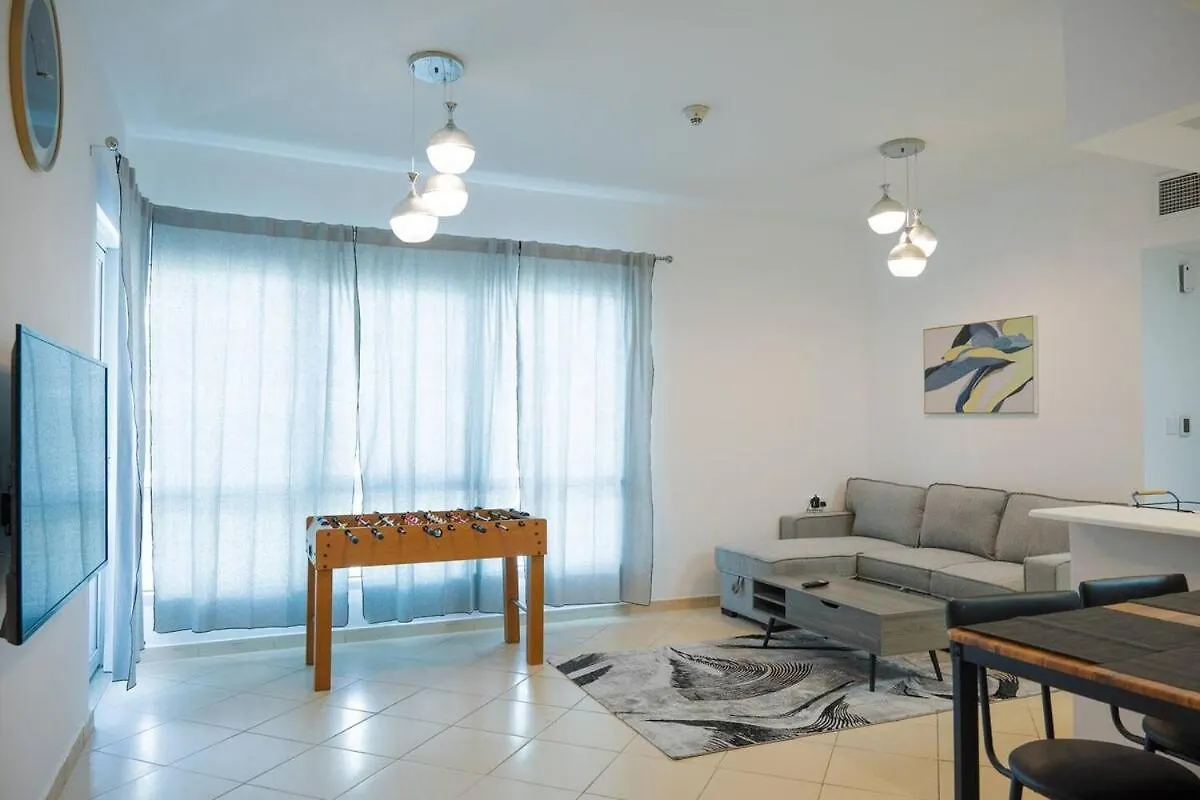 Stylish 1 Bedroom Apt At Marina With Stunning View Dubai