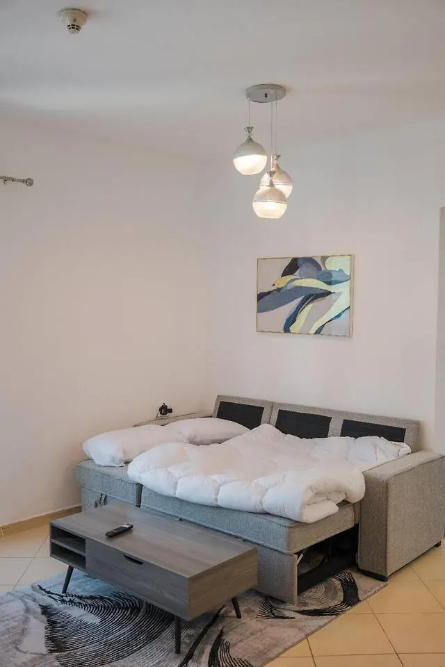 Stylish 1 Bedroom Apt At Marina With Stunning View Dubai
